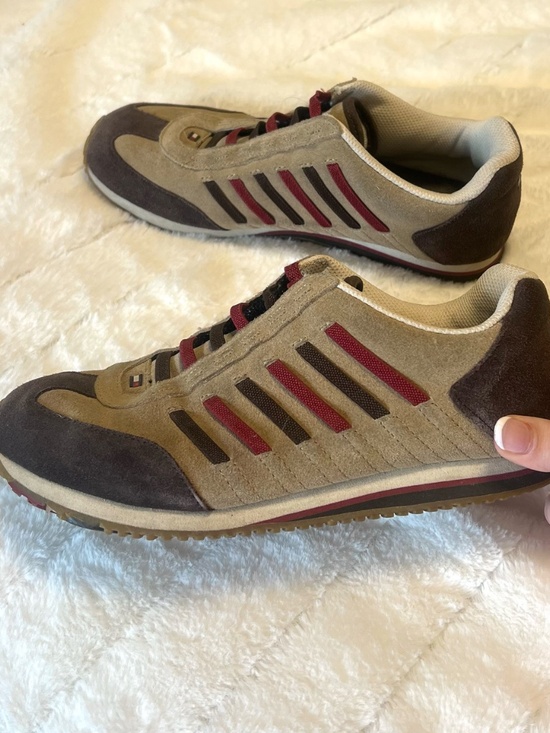 Tommy Hilfiger Suede Sneakers – Beige & Brown w/ Red – Size 7.5 – Vintage Style - Picture 2 of 4